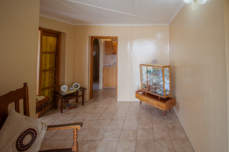 4 Bedroom Property for Sale in Lemoendraai Northern Cape